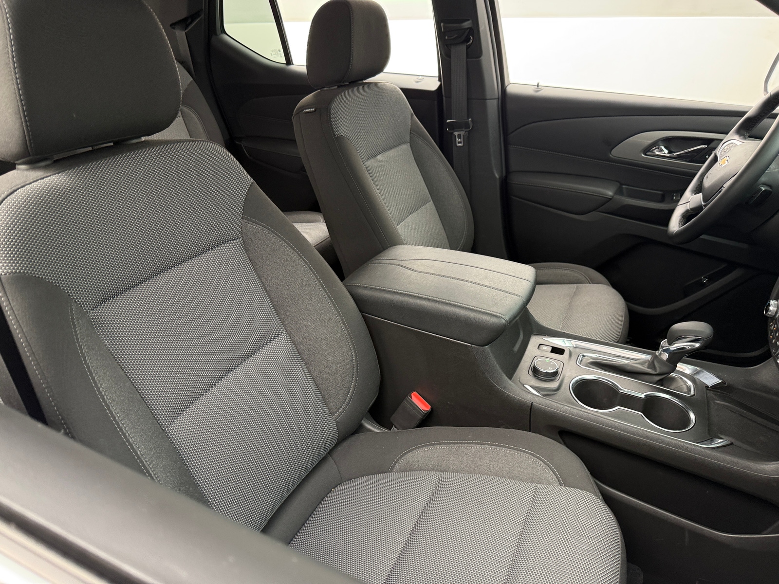 Thumbnail: 2023 Chevrolet Traverse - 2