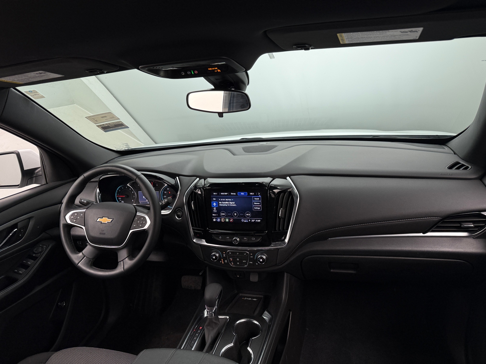 Thumbnail: 2023 Chevrolet Traverse - 3