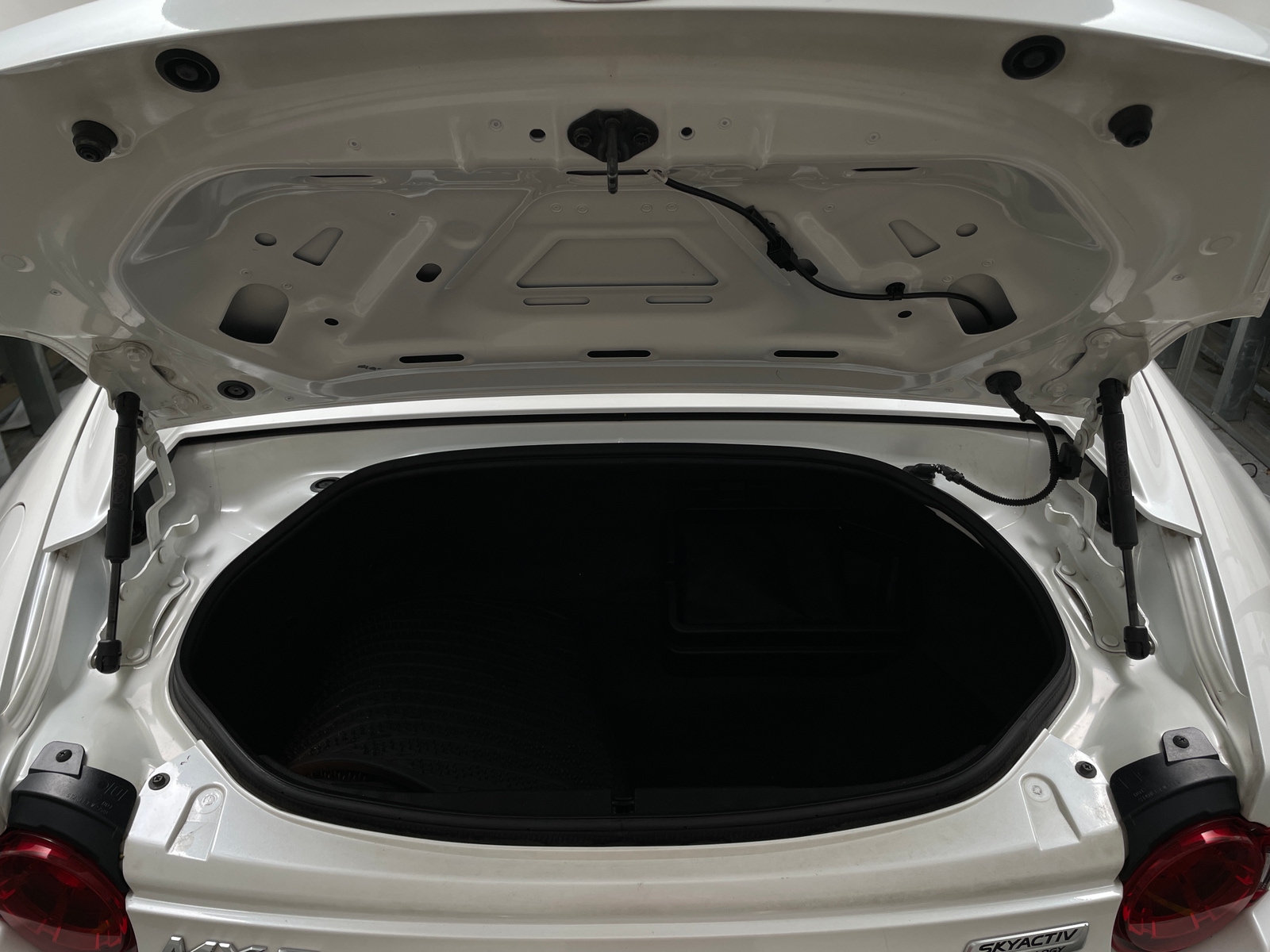 Thumbnail: 2019 Mazda MX-5 Miata - 5