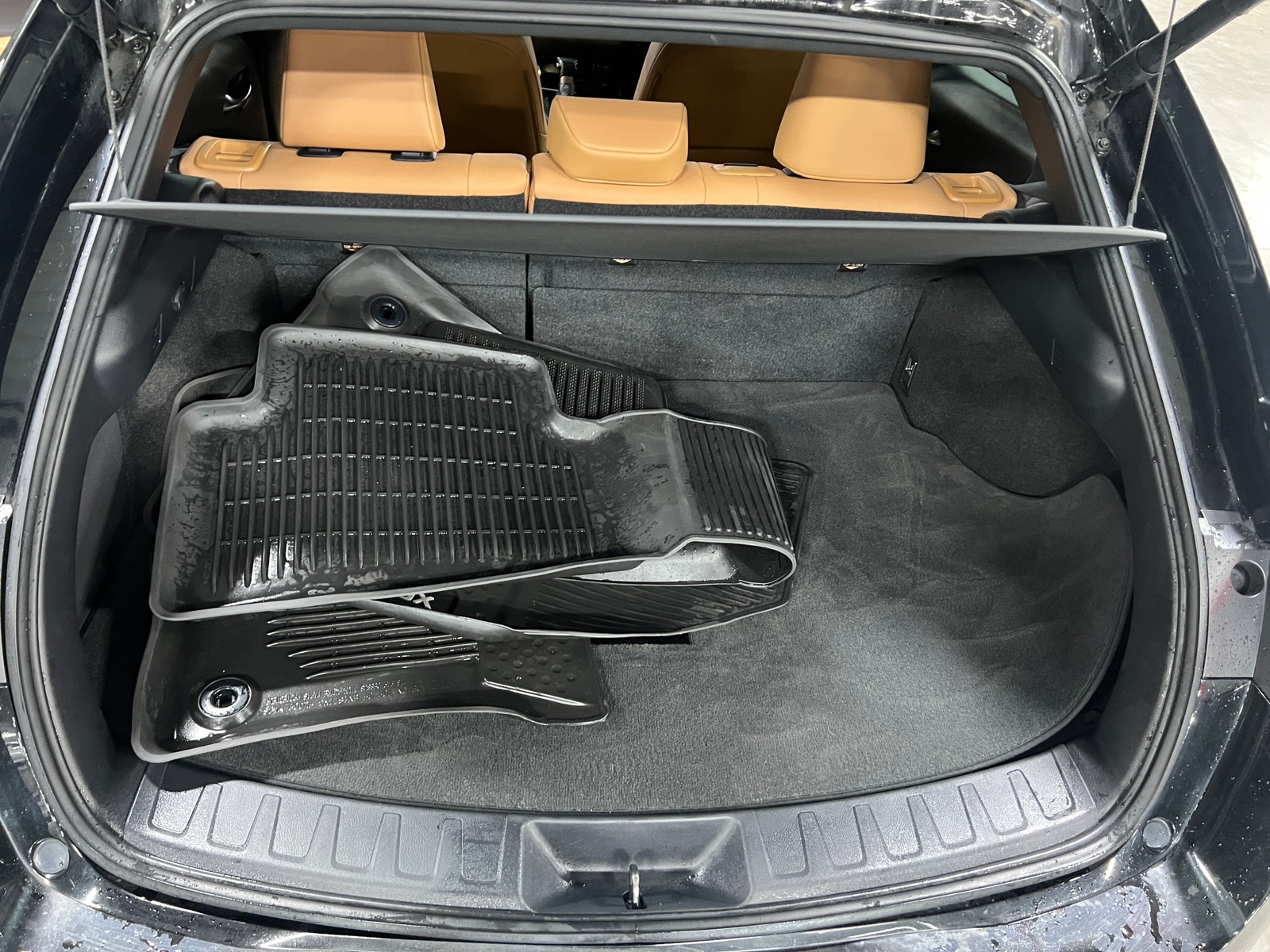 Thumbnail: 2023 Lexus UX - 6