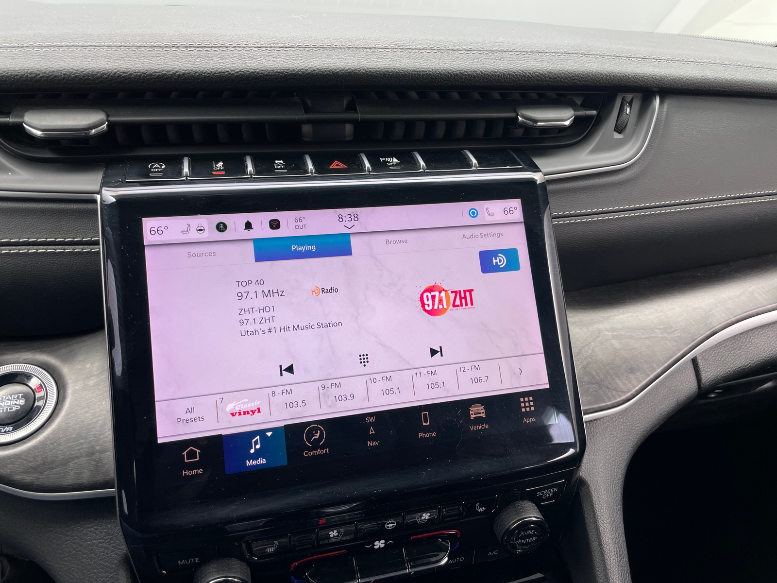 Thumbnail: 2024 Jeep Grand Cherokee L - 3