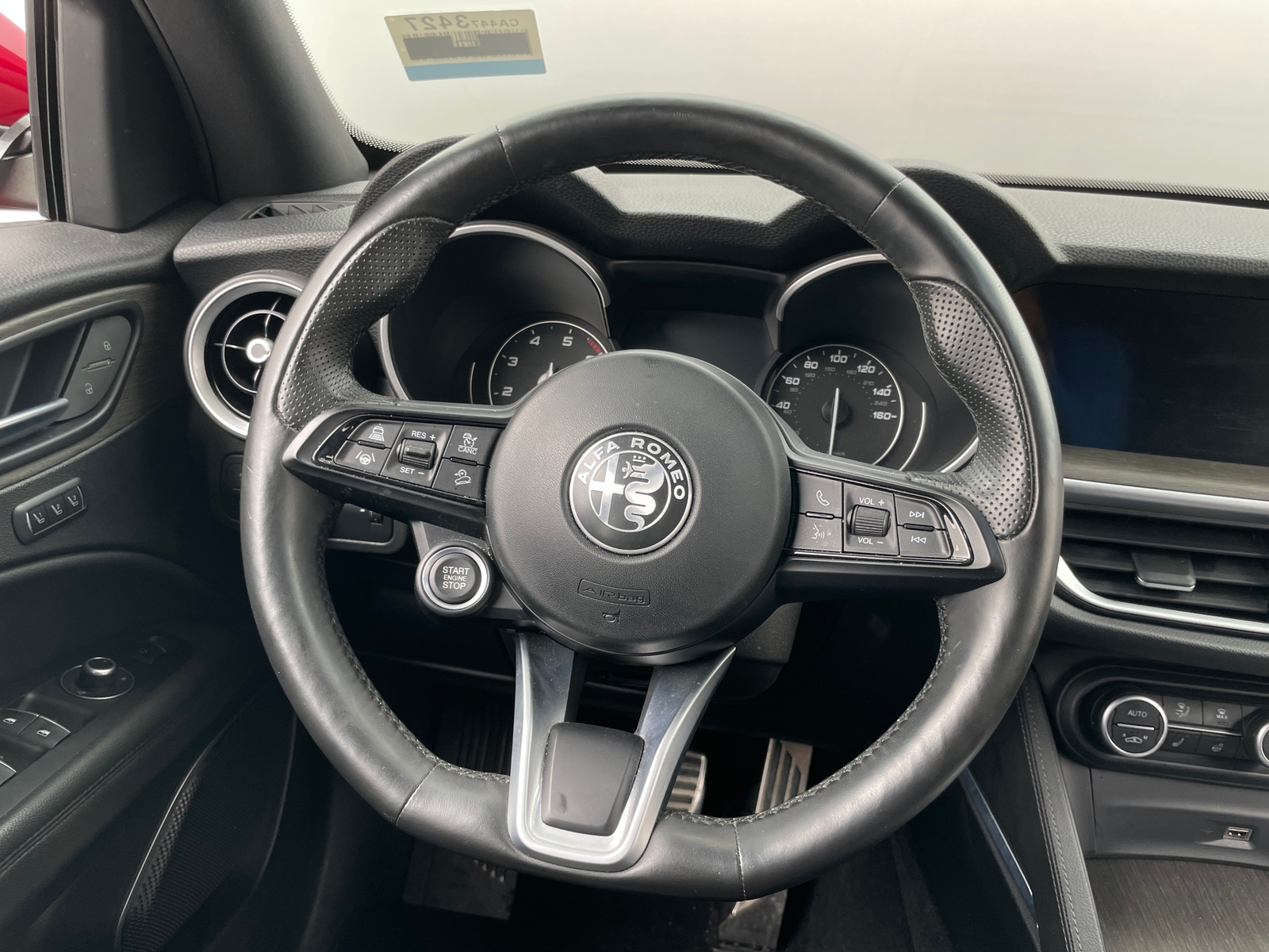 Thumbnail: 2022 Alfa Romeo Stelvio - 4