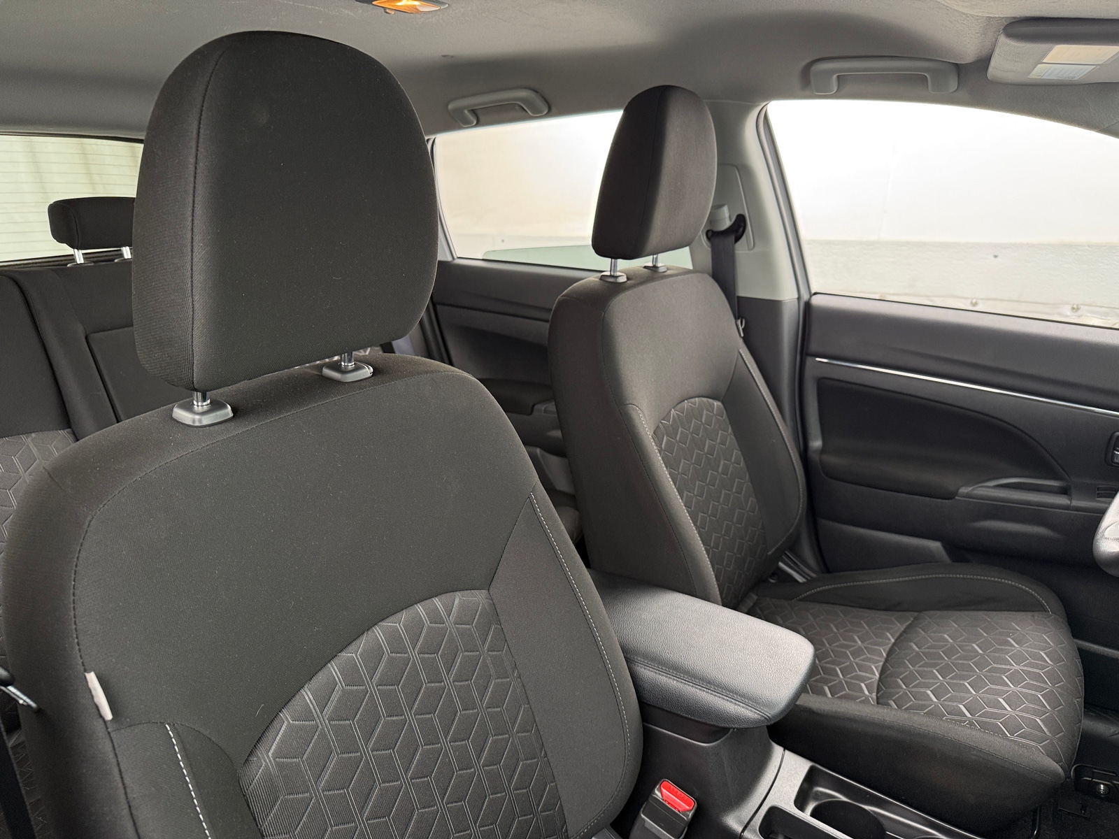 Thumbnail: 2022 Mitsubishi Outlander Sport - 2