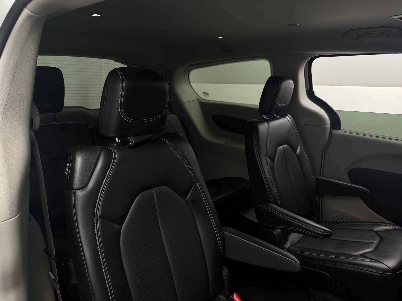 Thumbnail: 2024 Chrysler Pacifica - 5