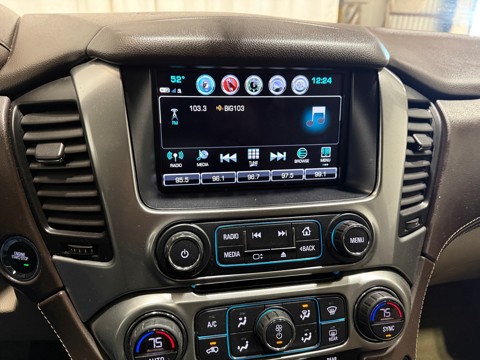 Thumbnail: 2018 Chevrolet Suburban - 3