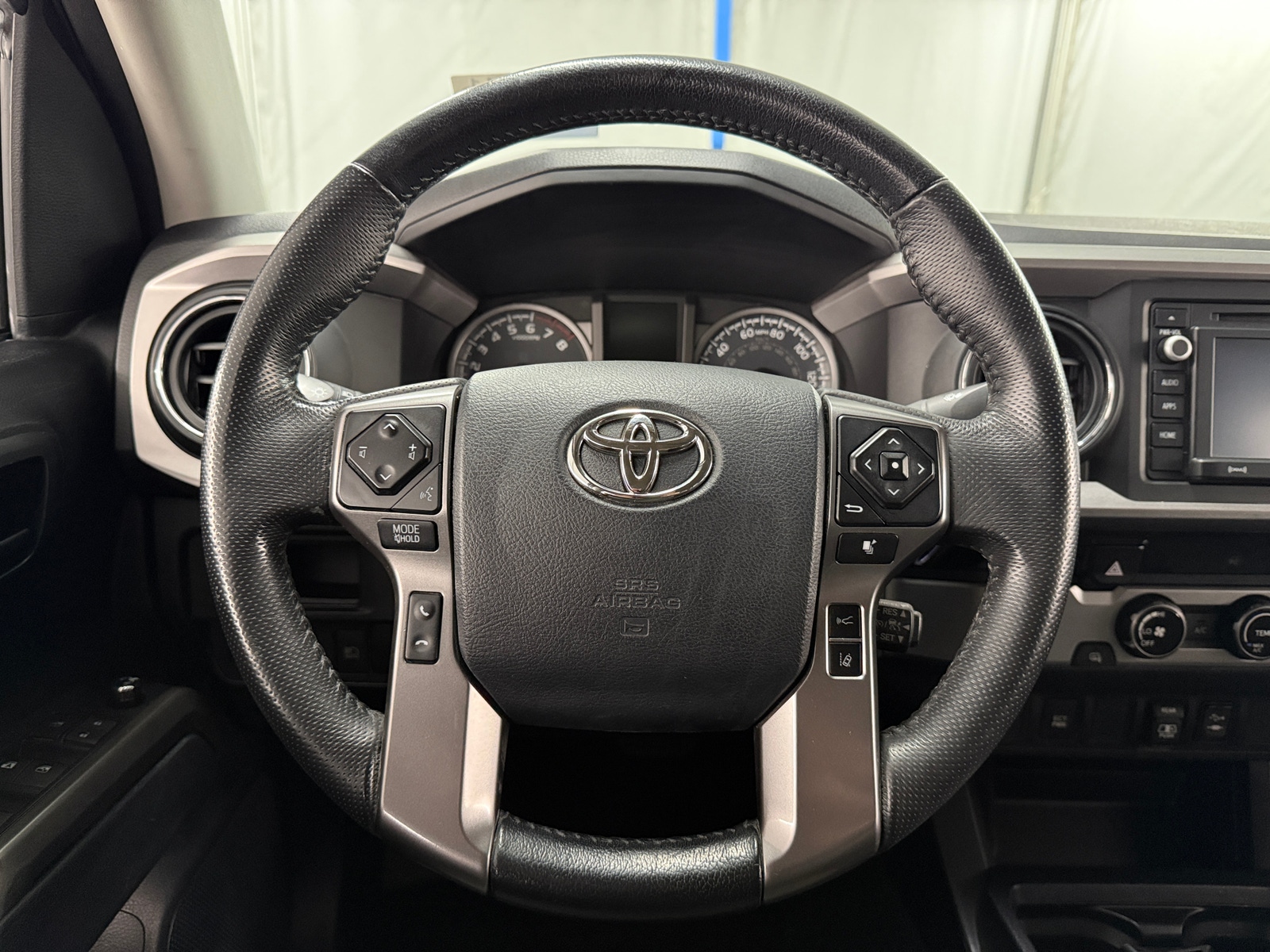 Thumbnail: 2018 Toyota Tacoma - 5