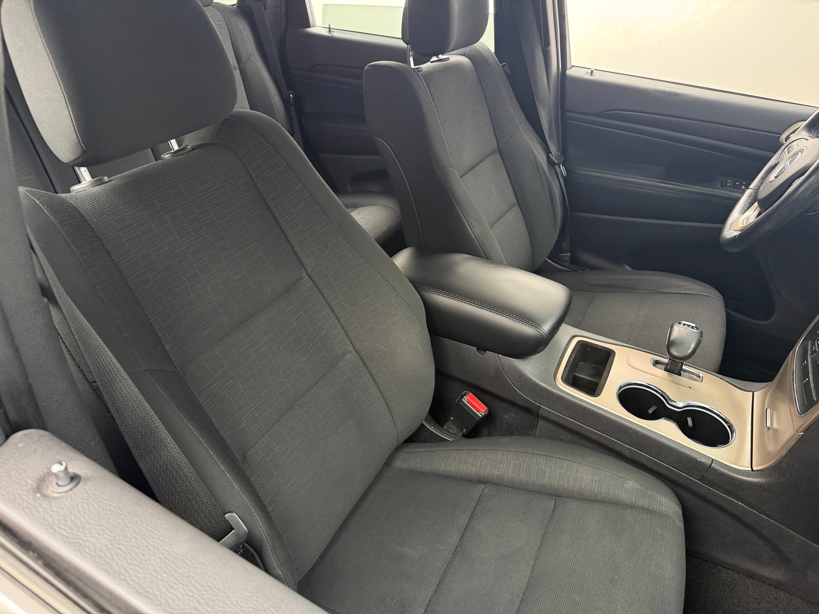 Thumbnail: 2014 Jeep Grand Cherokee - 2