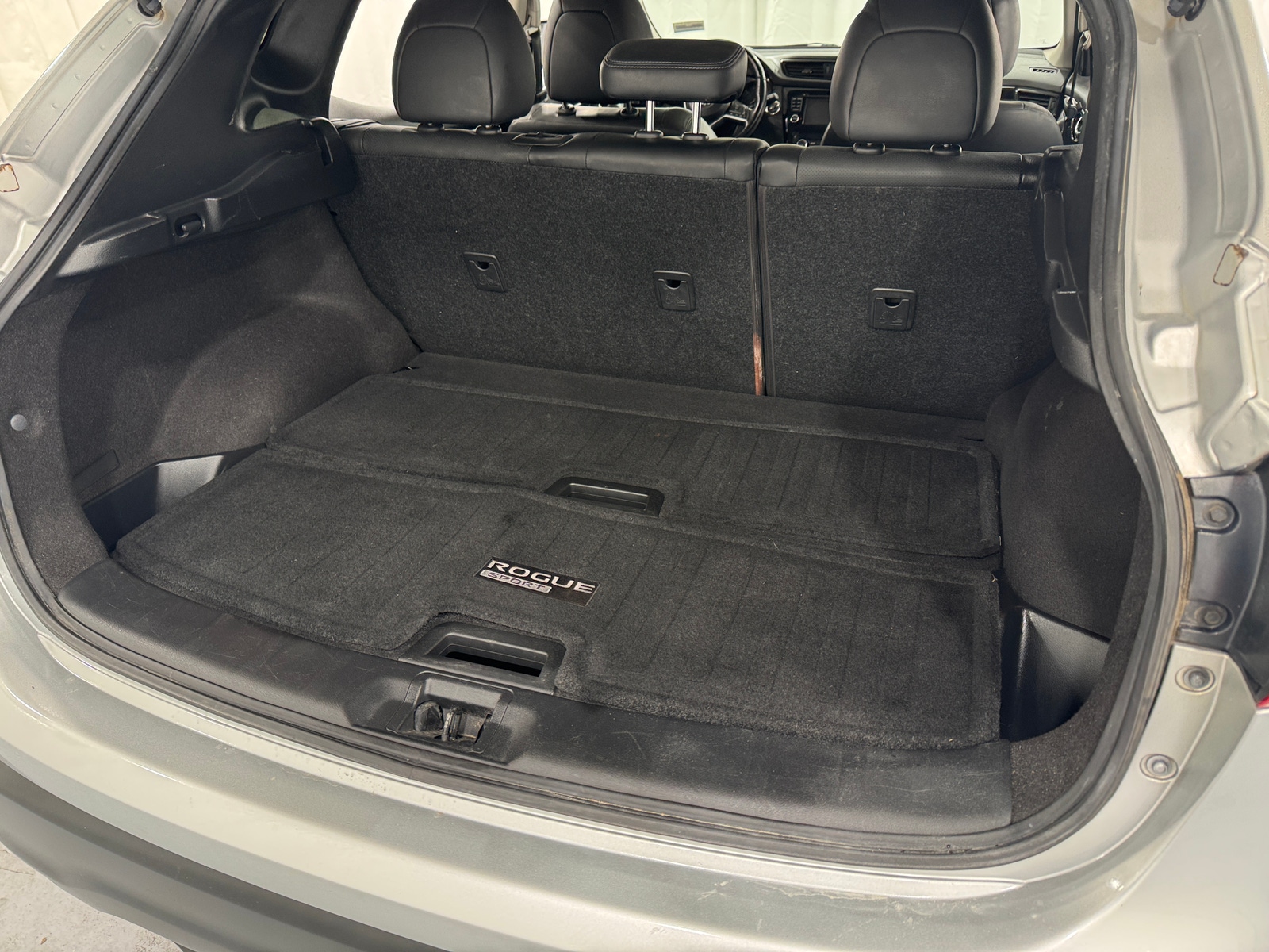 Thumbnail: 2017 Nissan Rogue Sport - 6