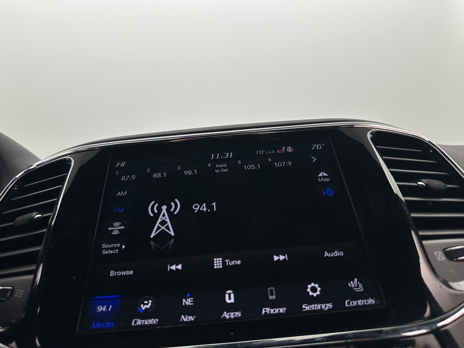 Thumbnail: 2021 Jeep Grand Cherokee - 3