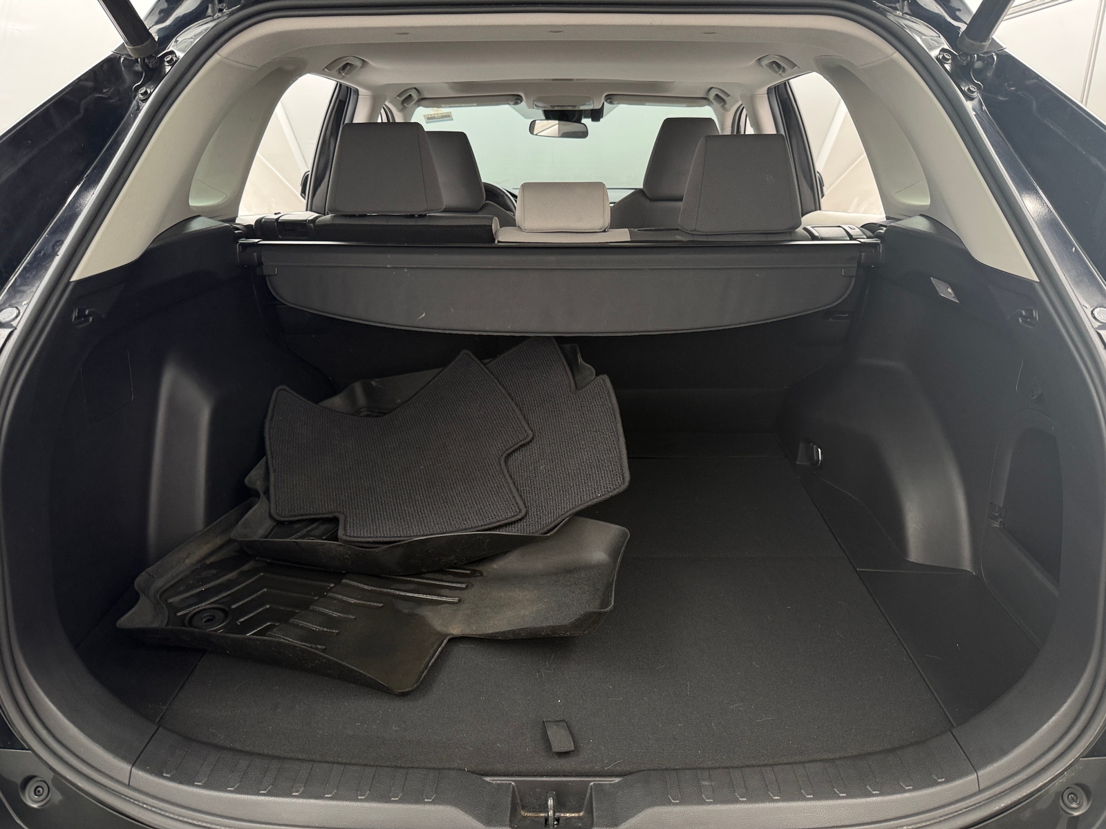 Thumbnail: 2020 Toyota RAV4 - 7