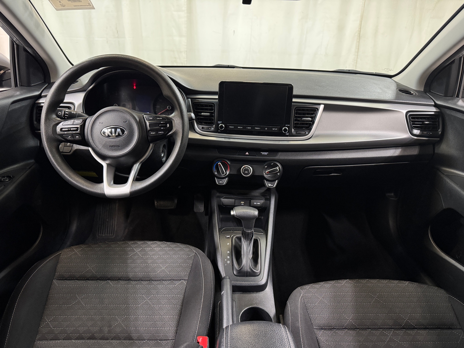 Thumbnail: 2021 Kia Rio - 3