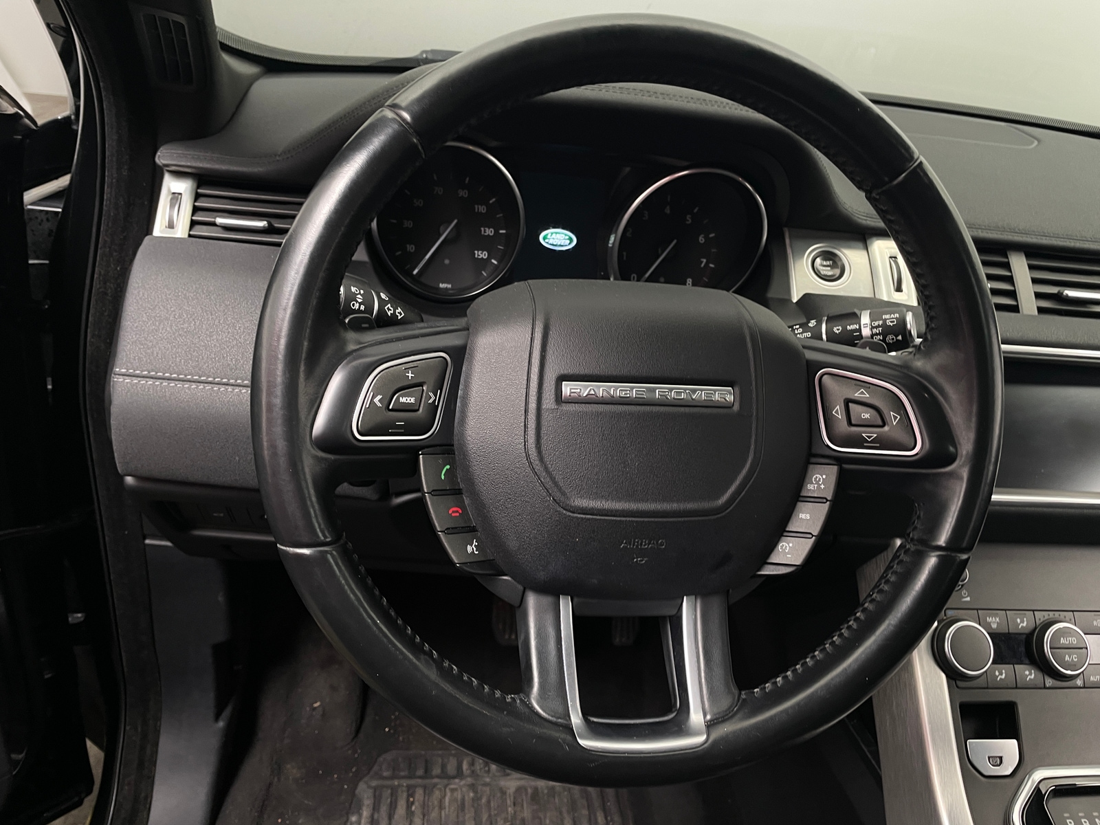 Thumbnail: 2017 Land Rover Range Rover Evoque - 4