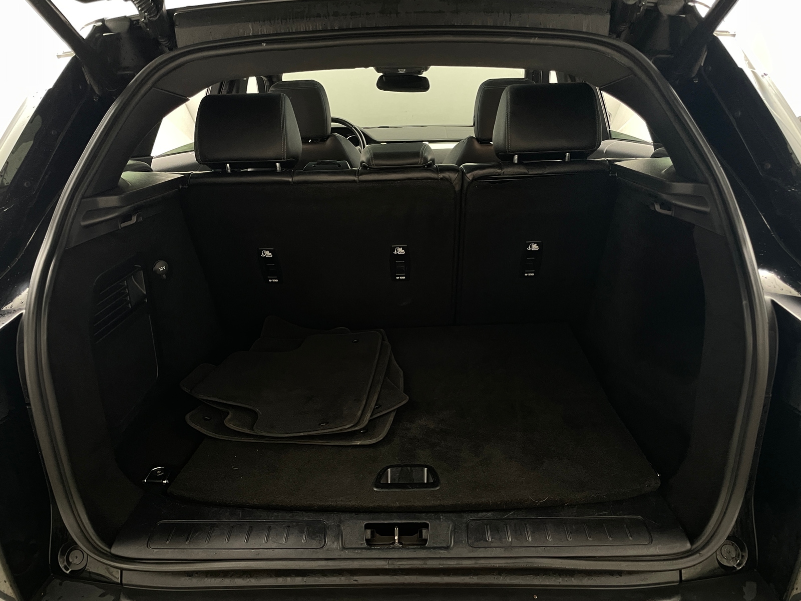 Thumbnail: 2017 Land Rover Range Rover Evoque - 6