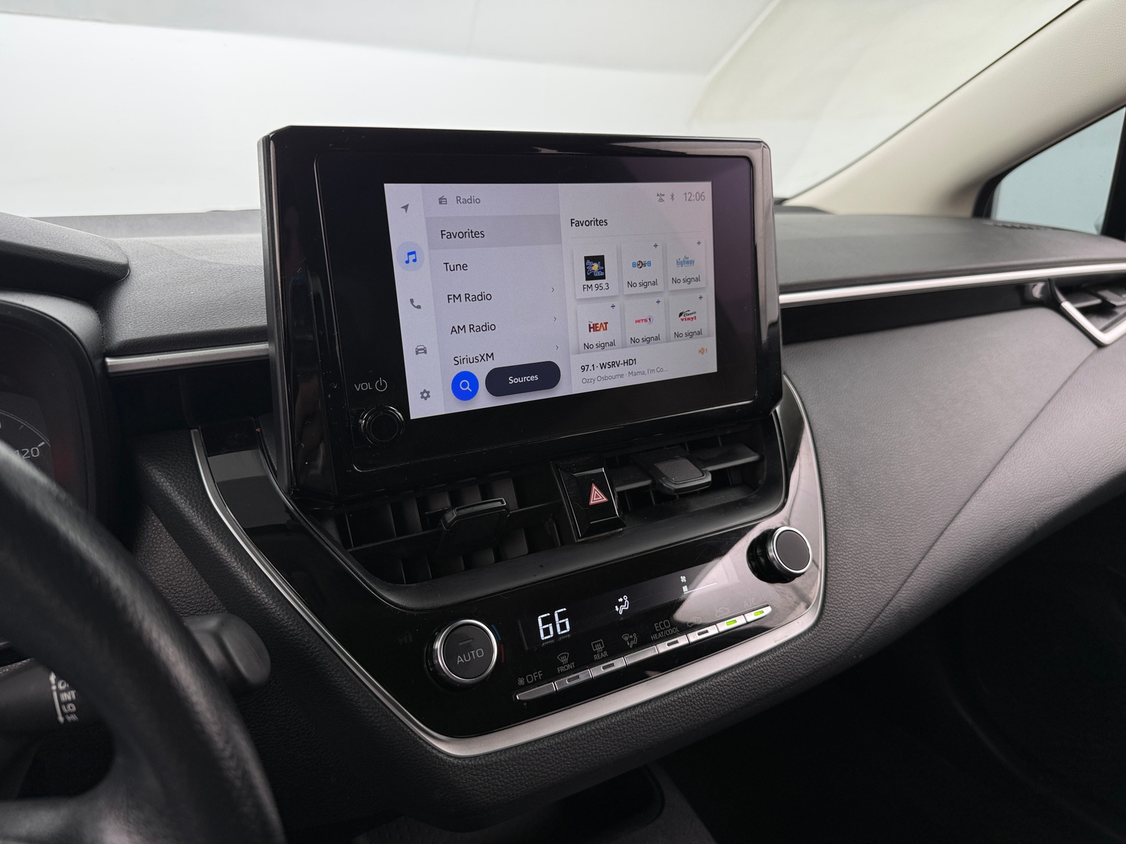 Thumbnail: 2025 Toyota Corolla - 4