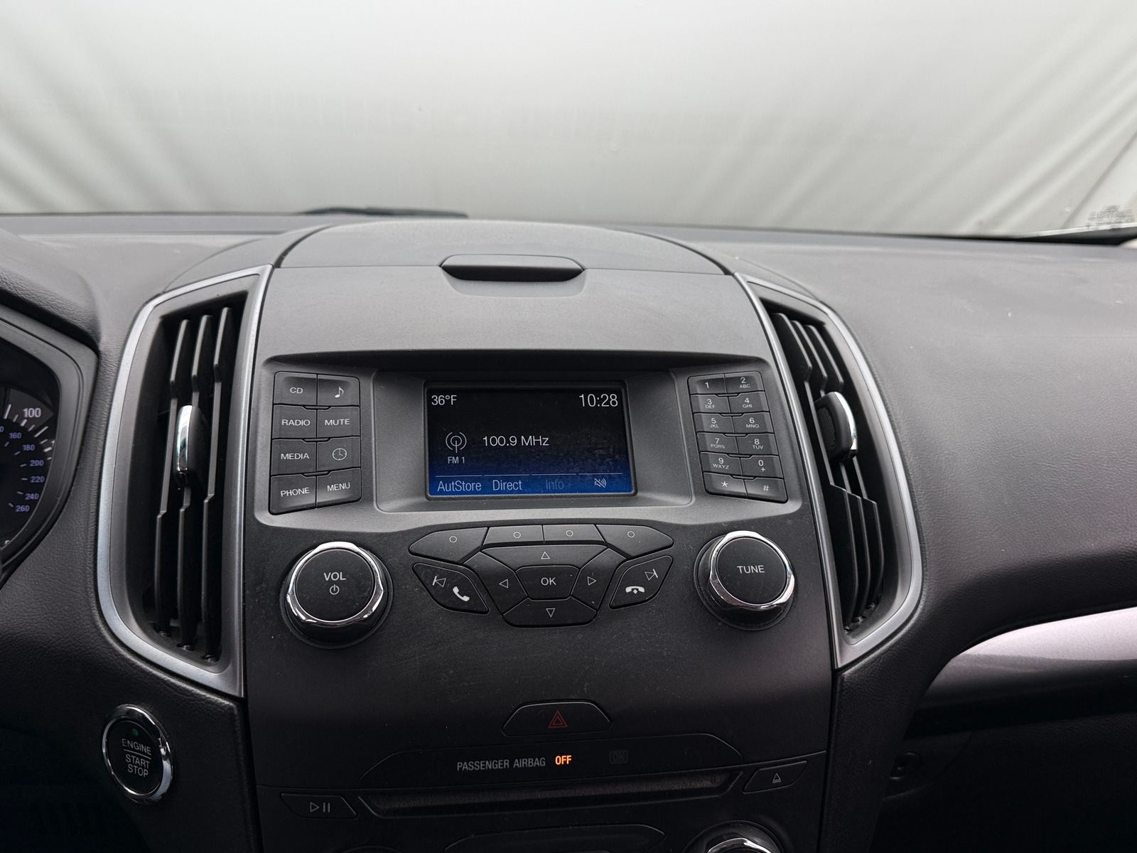 Thumbnail: 2015 Ford Edge - 4