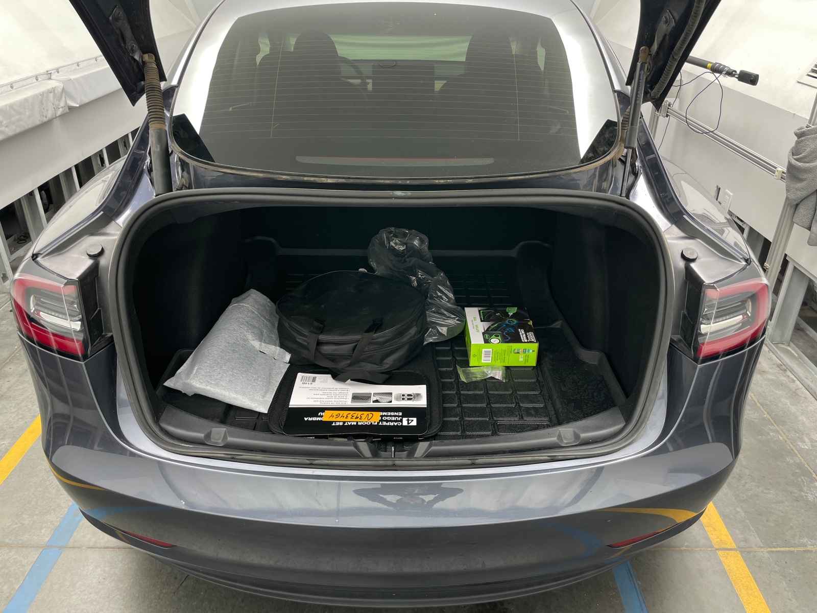 Thumbnail: 2023 Tesla Model 3 - 6