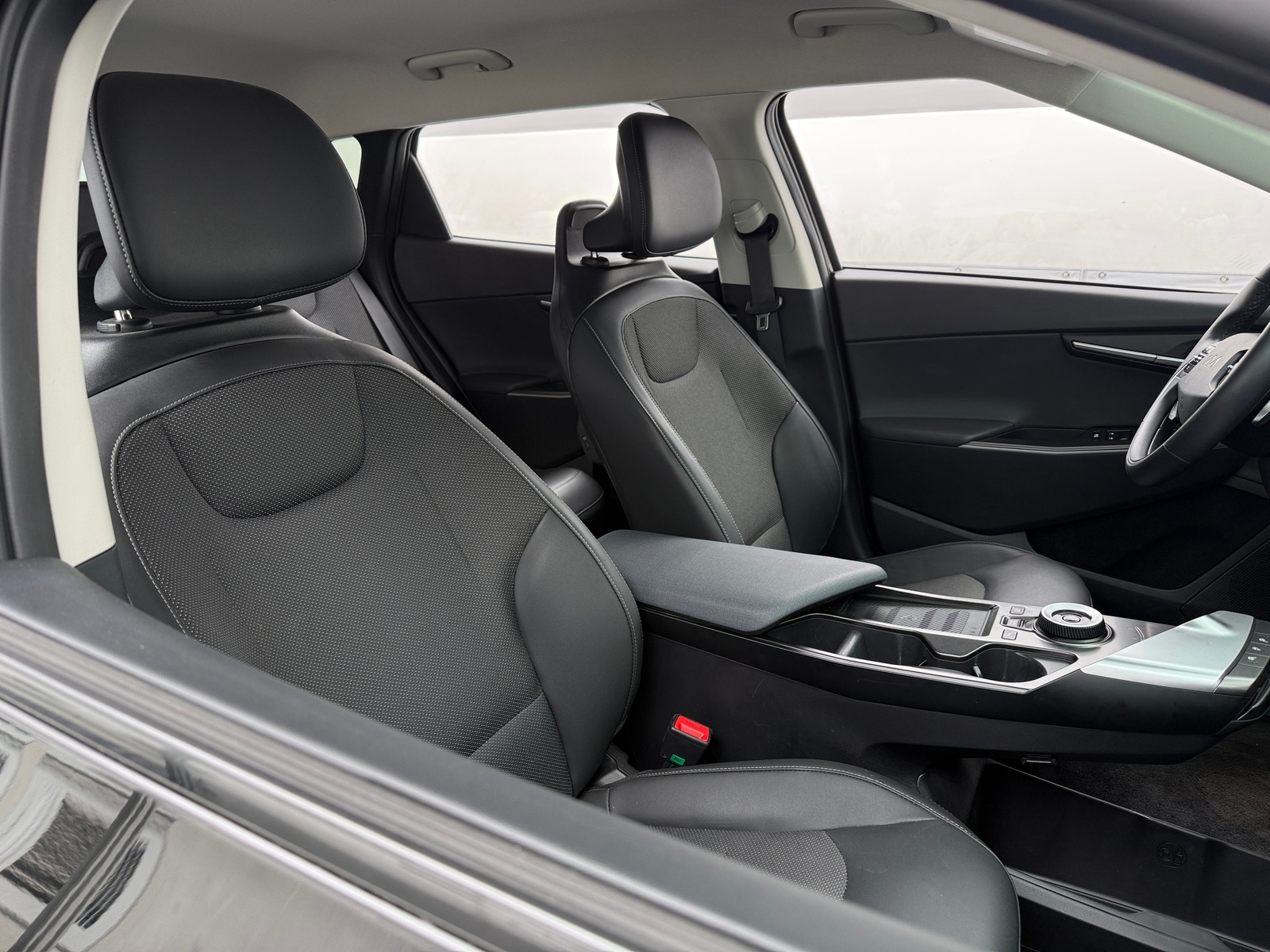 Thumbnail: 2024 Kia EV6 - 2