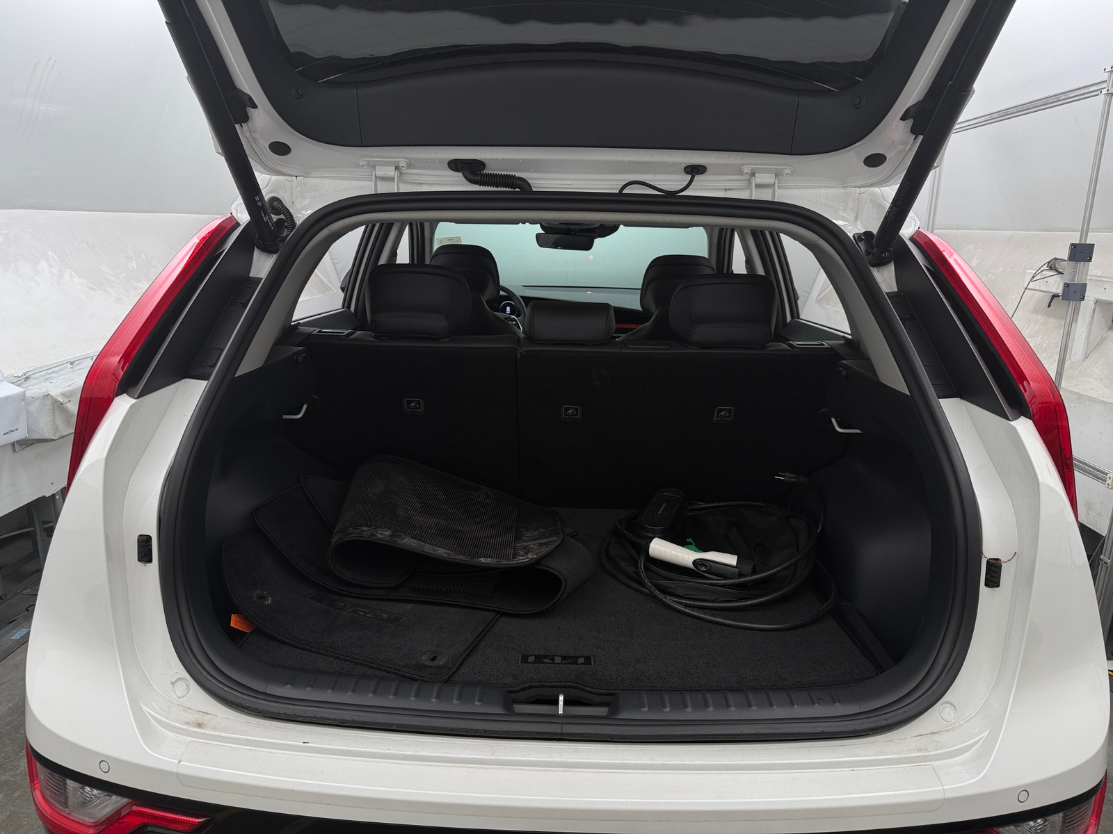 Thumbnail: 2024 Kia Niro - 7