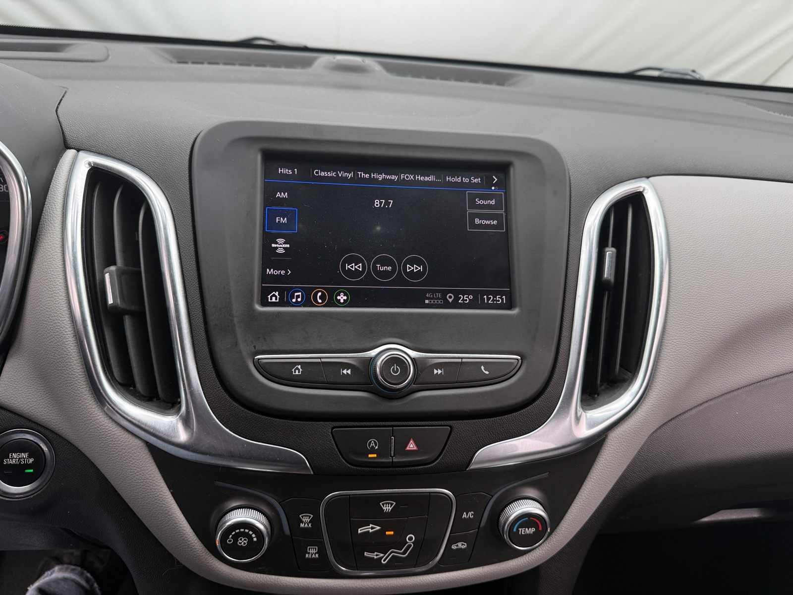 Thumbnail: 2022 Chevrolet Equinox - 4