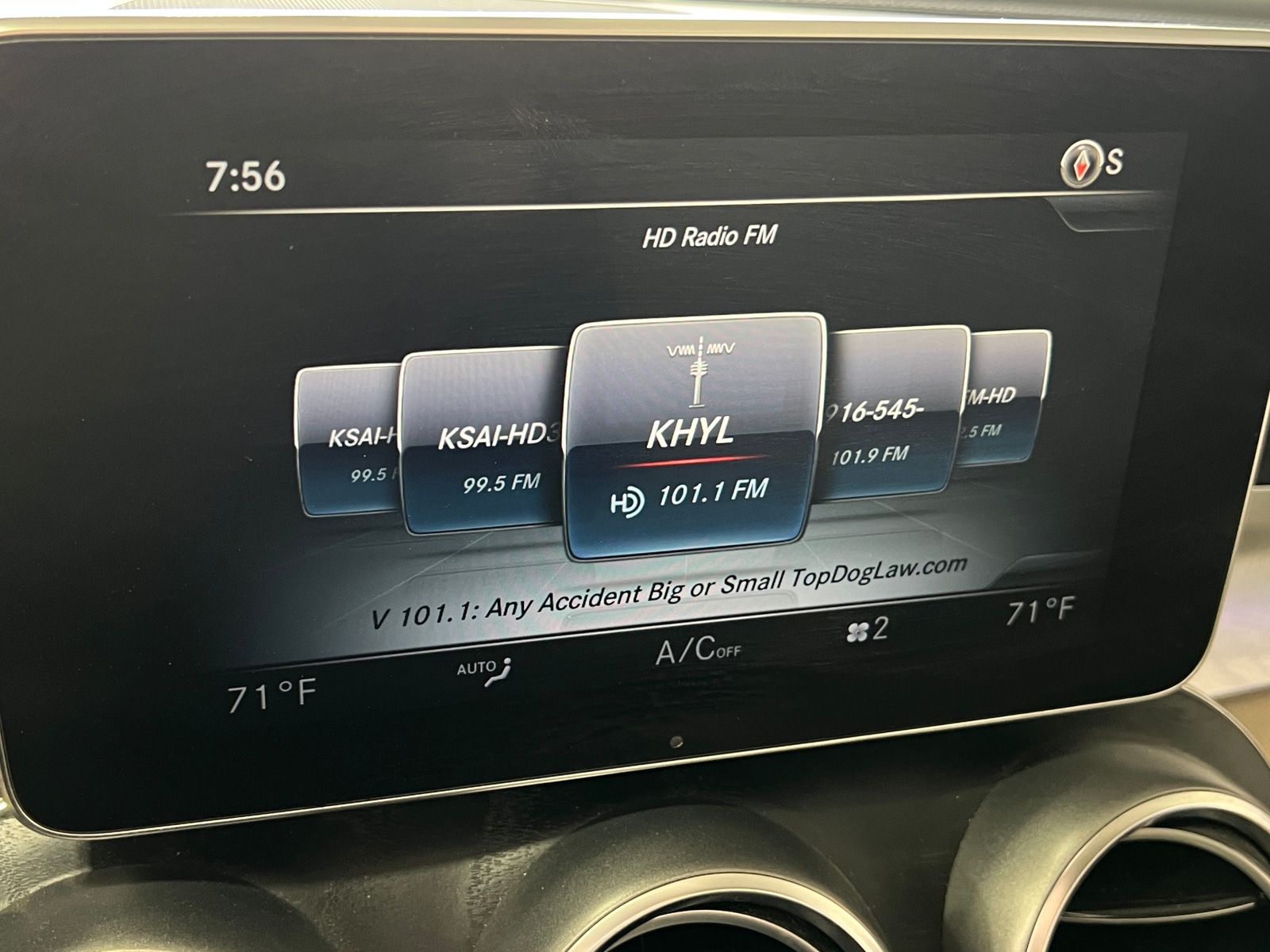 Thumbnail: 2017 Mercedes-Benz GLC - 3