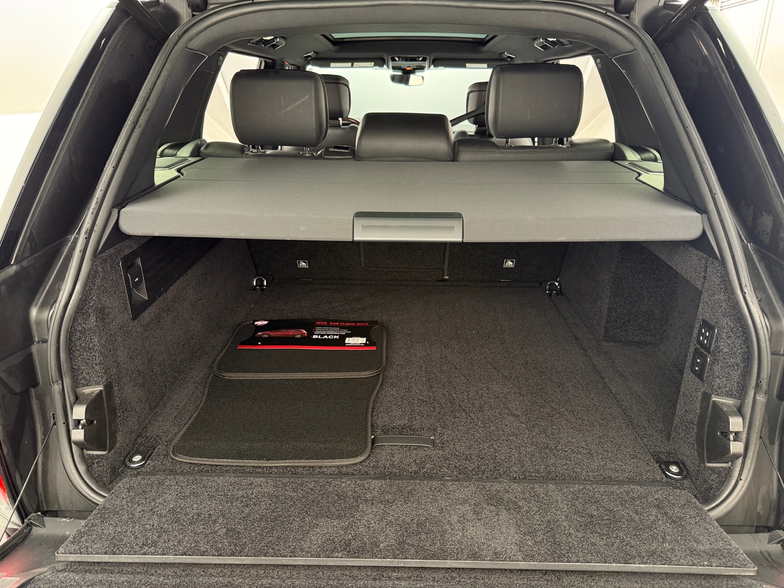 Thumbnail: 2020 Land Rover Range Rover - 6