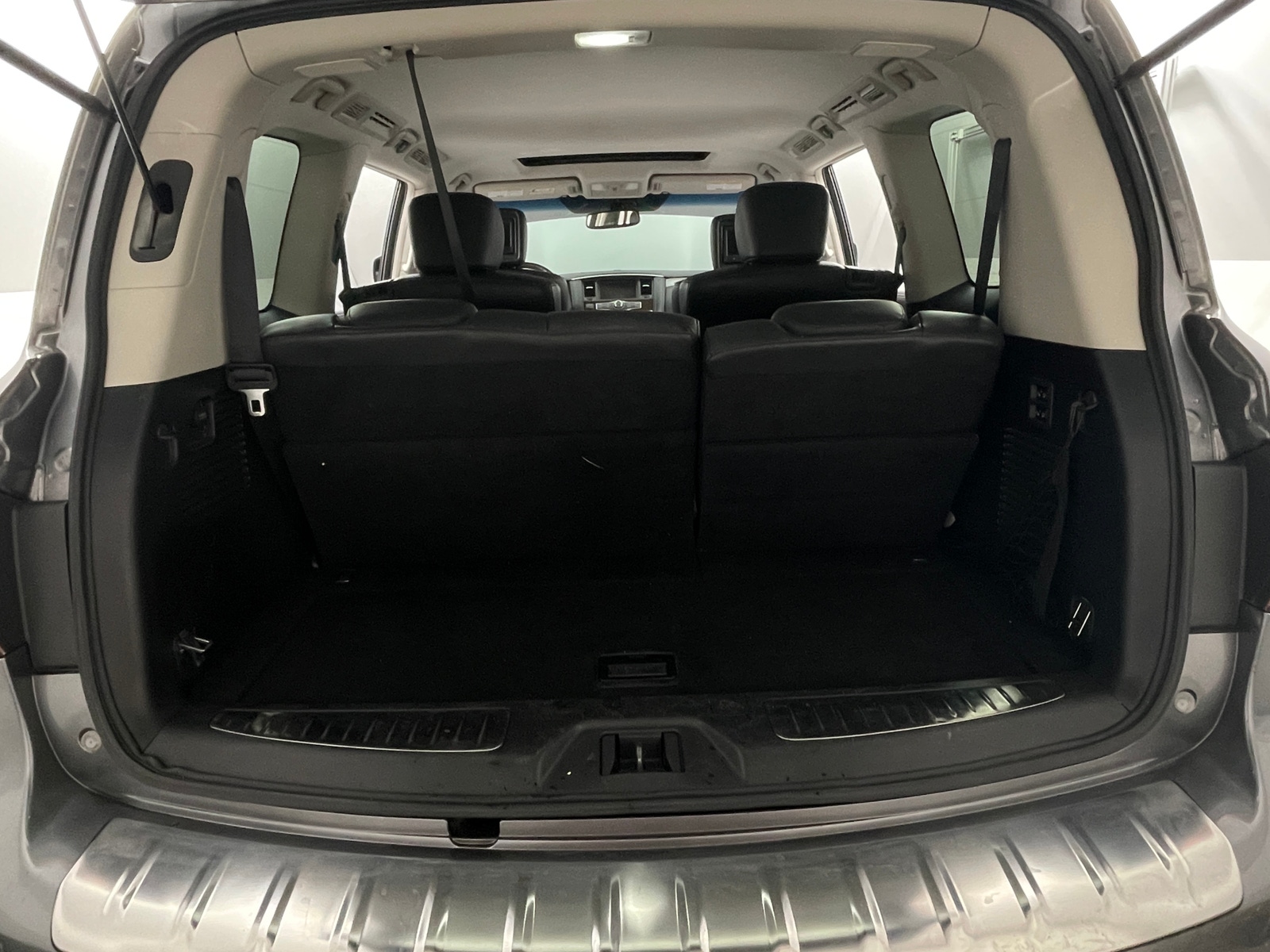 Thumbnail: 2015 INFINITI QX80 - 6