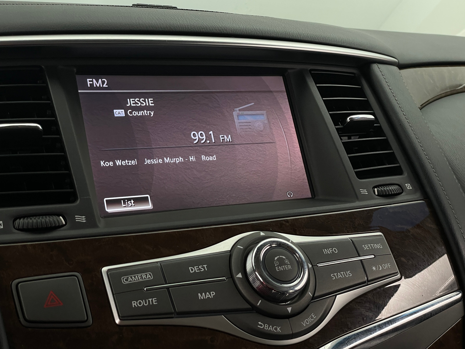 Thumbnail: 2015 INFINITI QX80 - 3