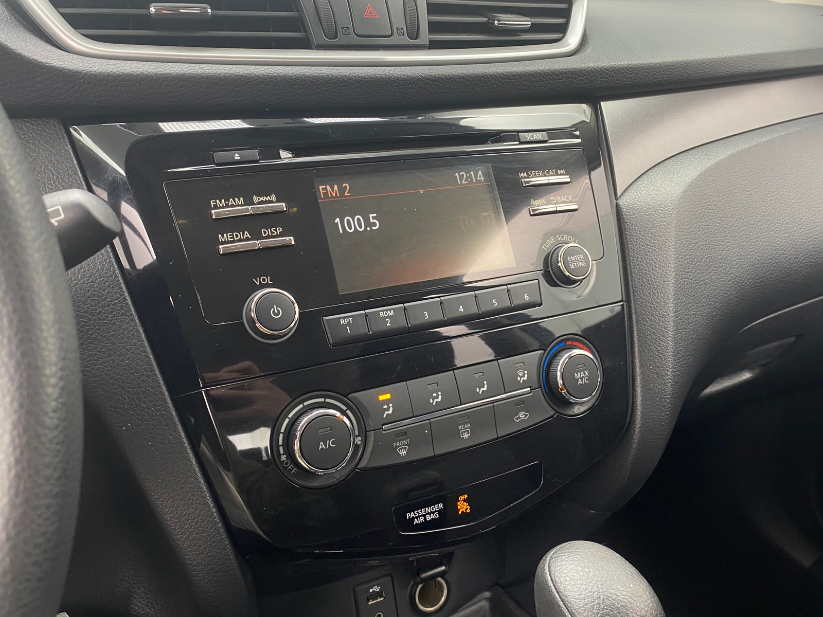 Thumbnail: 2015 Nissan Rogue - 4