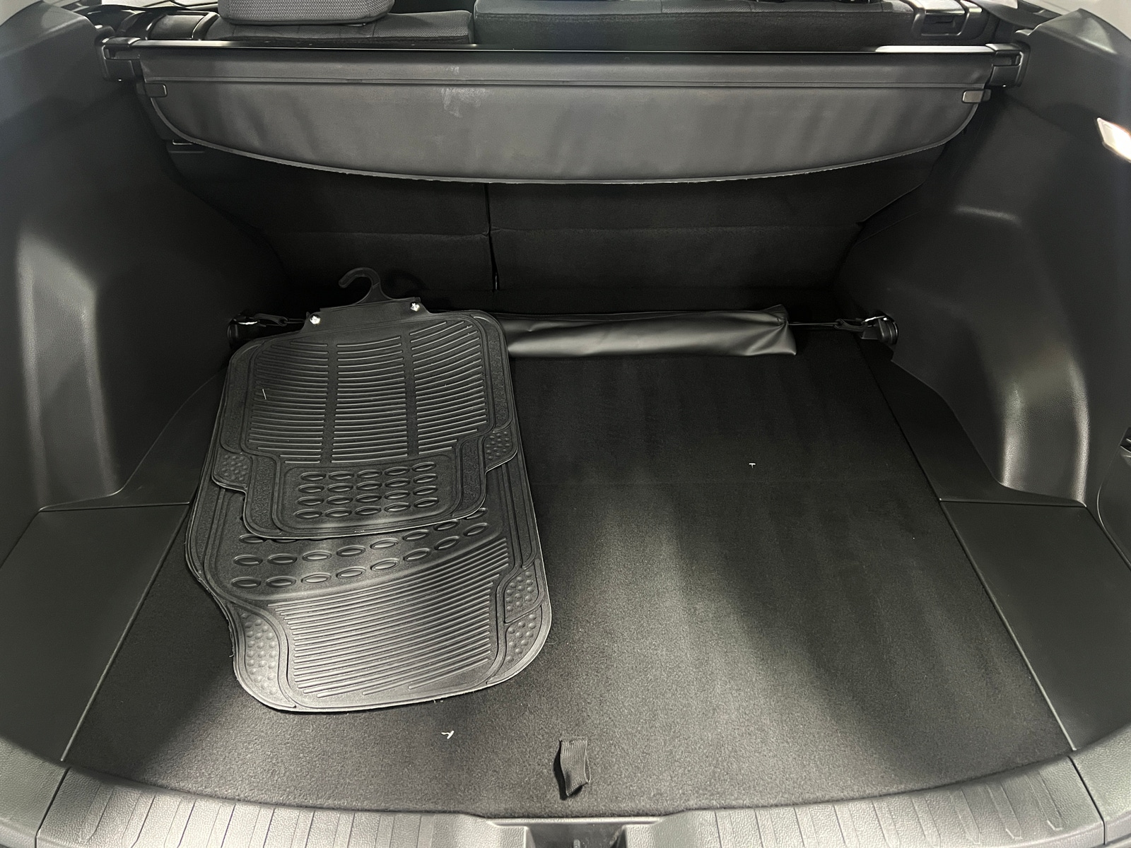 Thumbnail: 2025 Toyota RAV4 - 7