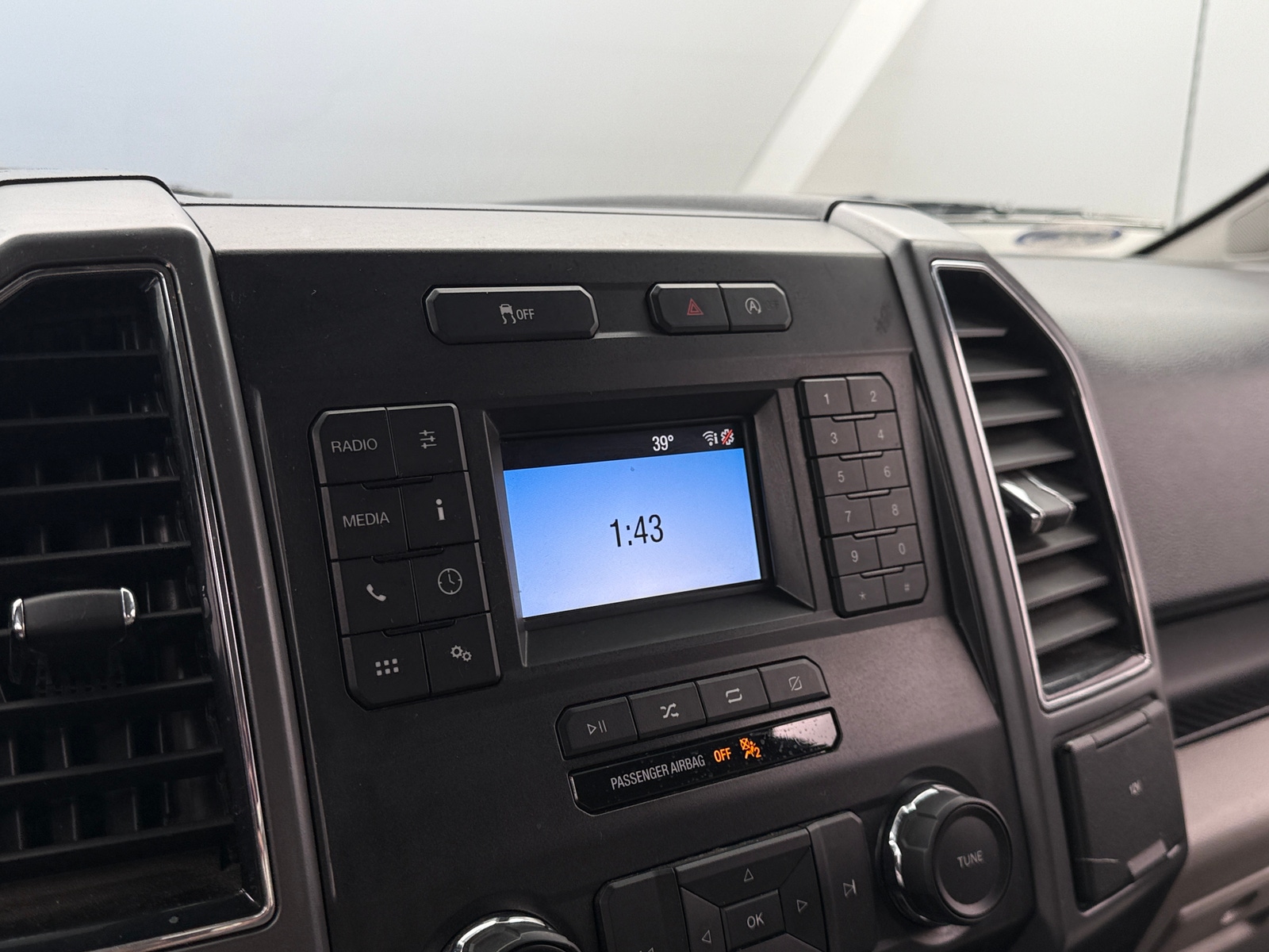 Thumbnail: 2018 Ford Econoline - 4