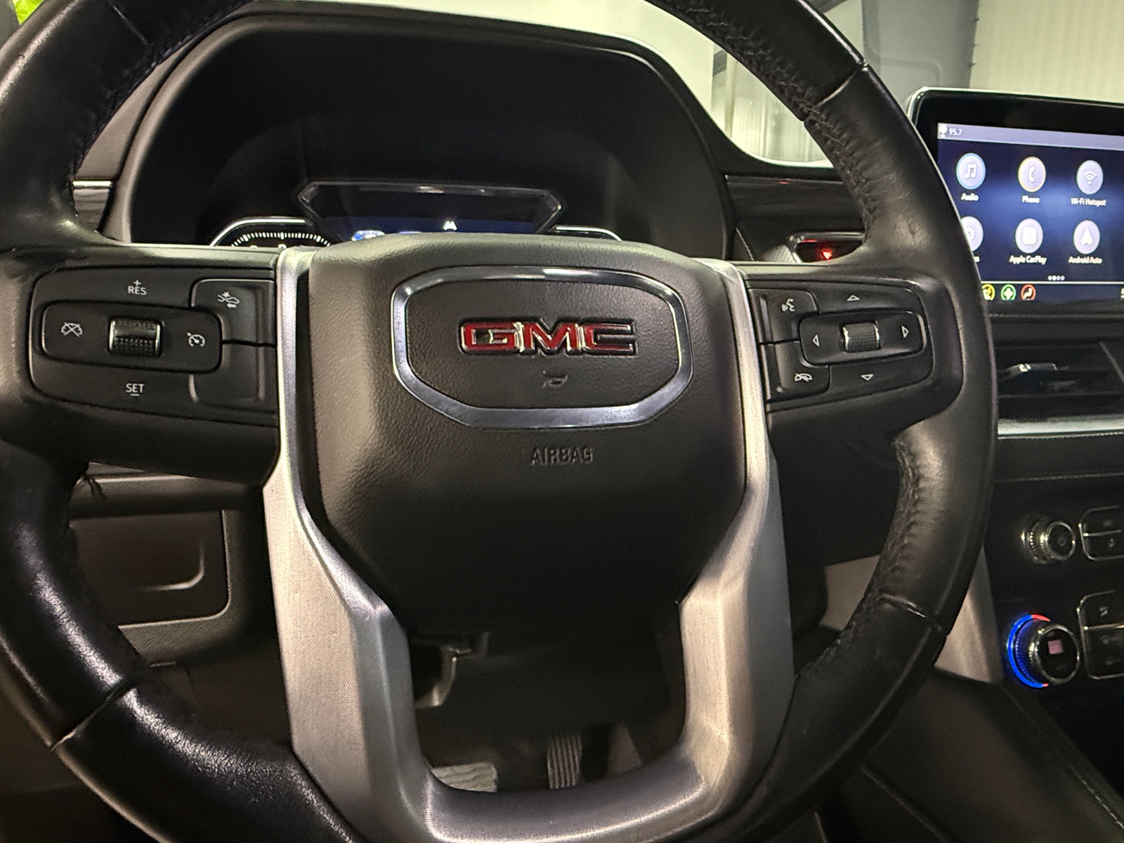 Thumbnail: 2021 GMC Yukon XL - 4