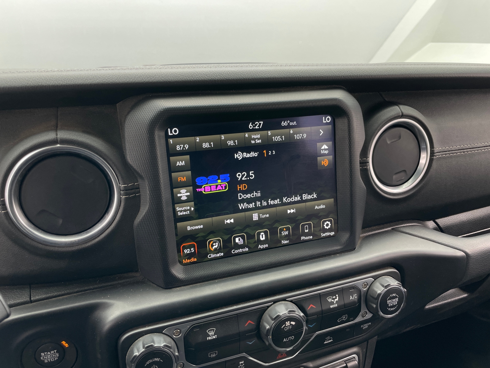 Thumbnail: 2021 Jeep Wrangler - 3