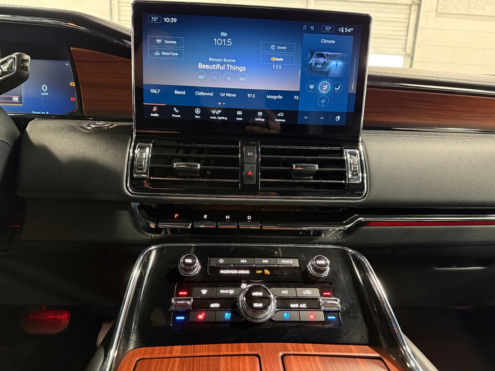 Thumbnail: 2024 Lincoln Navigator - 3