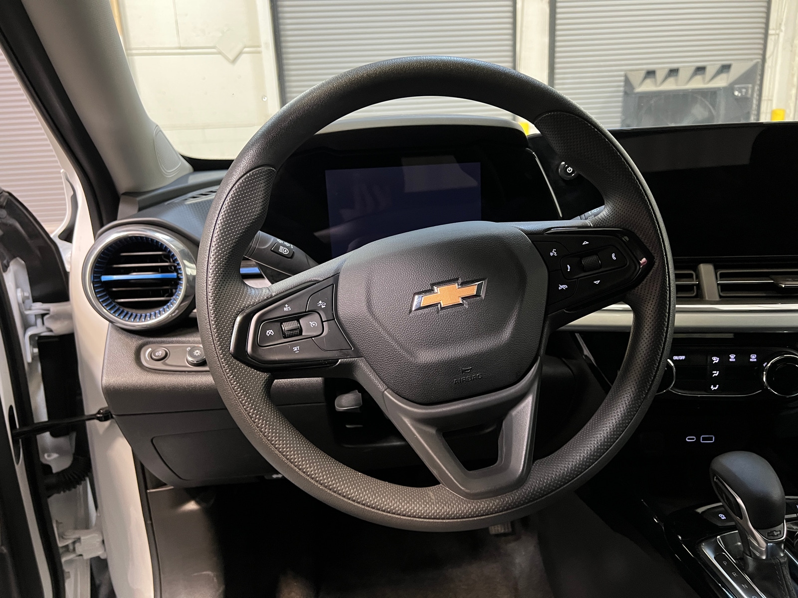 Thumbnail: 2025 Chevrolet Trax - 5