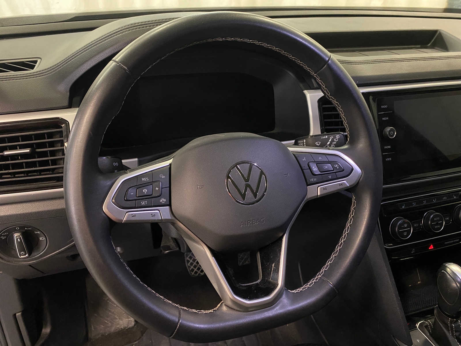 Thumbnail: 2022 Volkswagen Atlas - 4