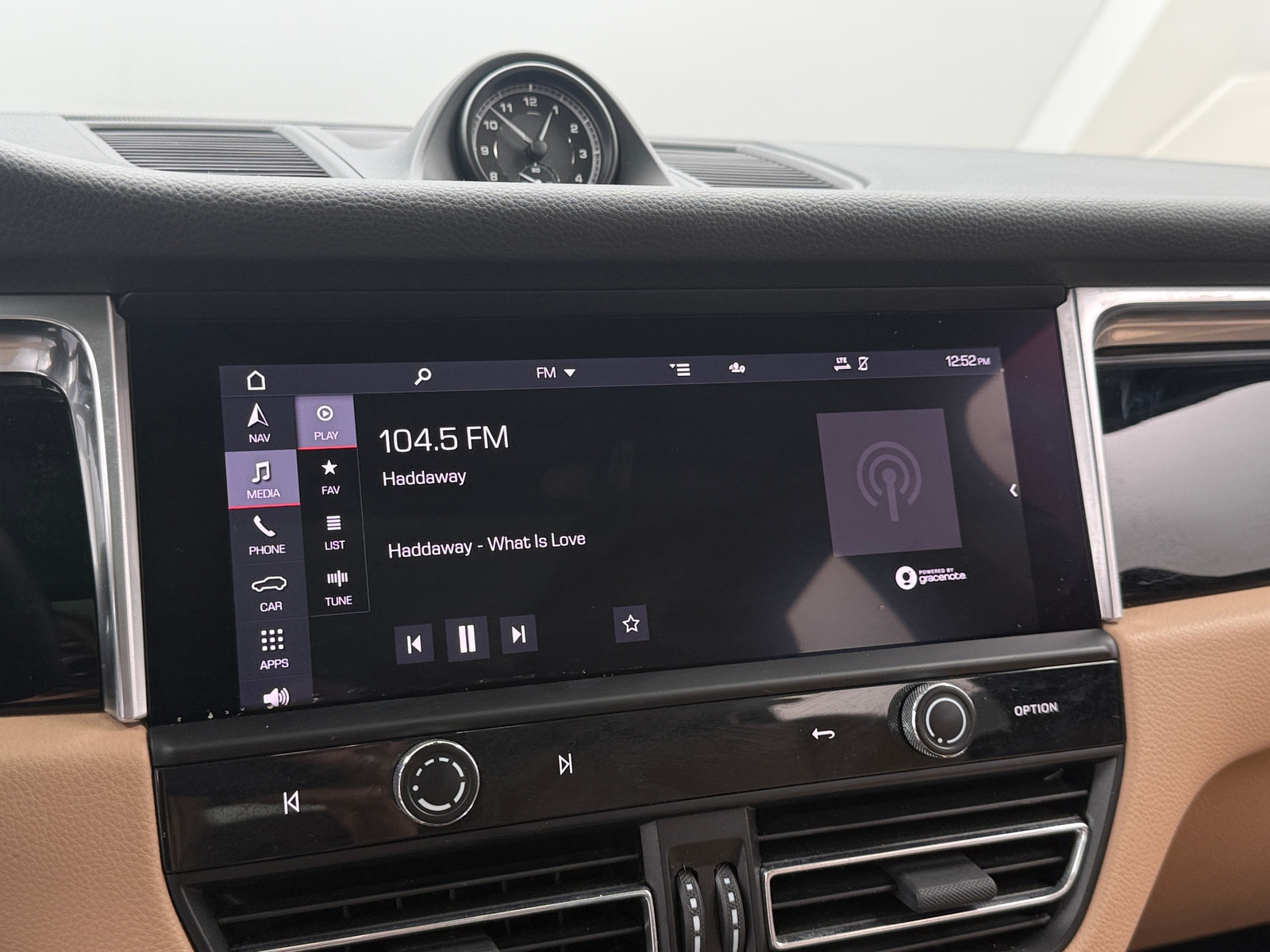 Thumbnail: 2022 Porsche Macan - 3