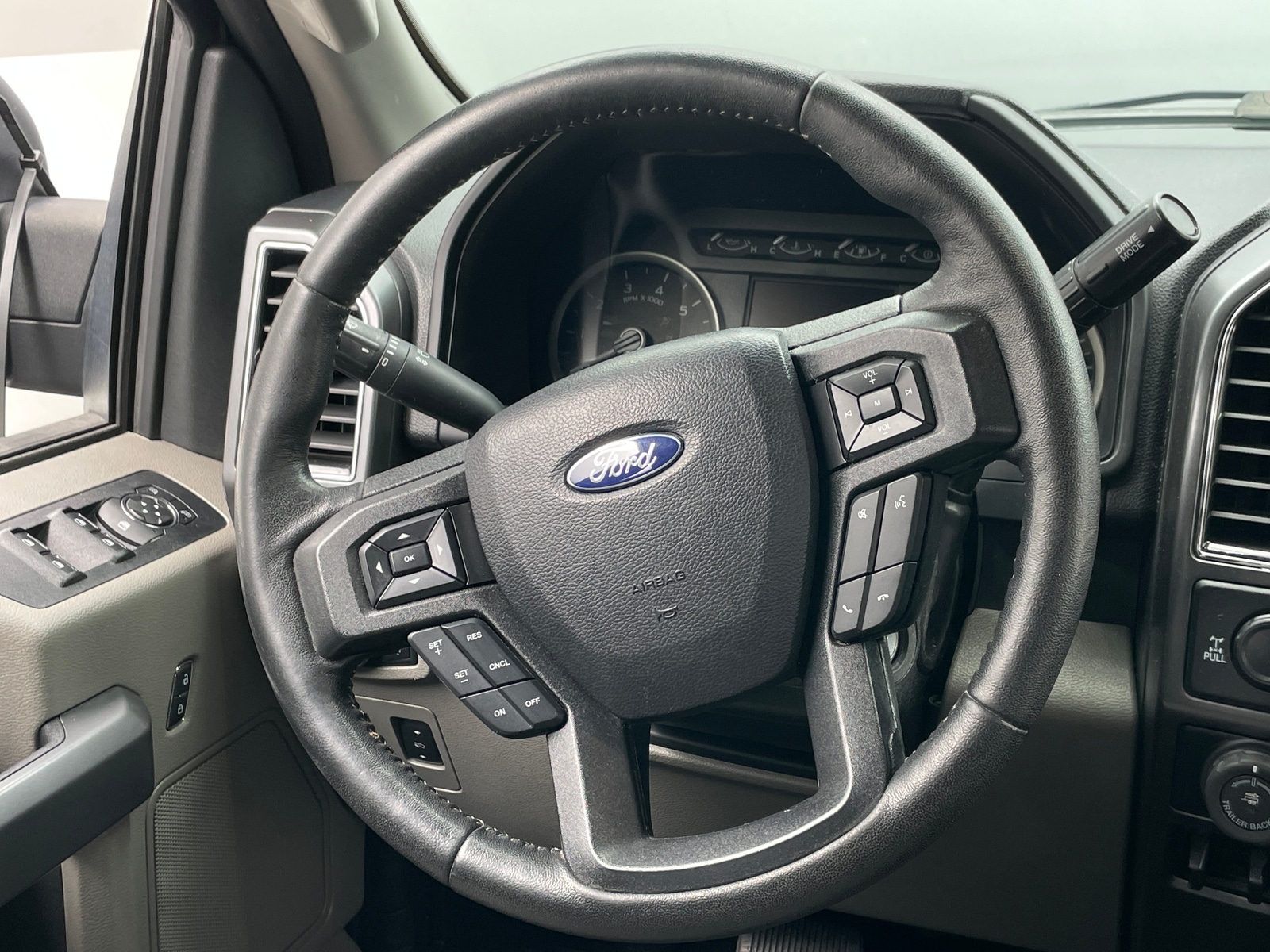 Thumbnail: 2018 Ford Econoline - 5