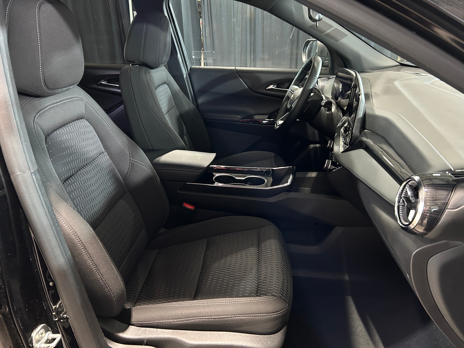 Thumbnail: 2025 Chevrolet Equinox - 2