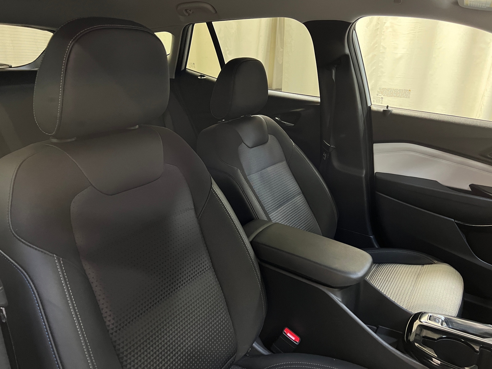 Thumbnail: 2025 Chevrolet Trax - 2