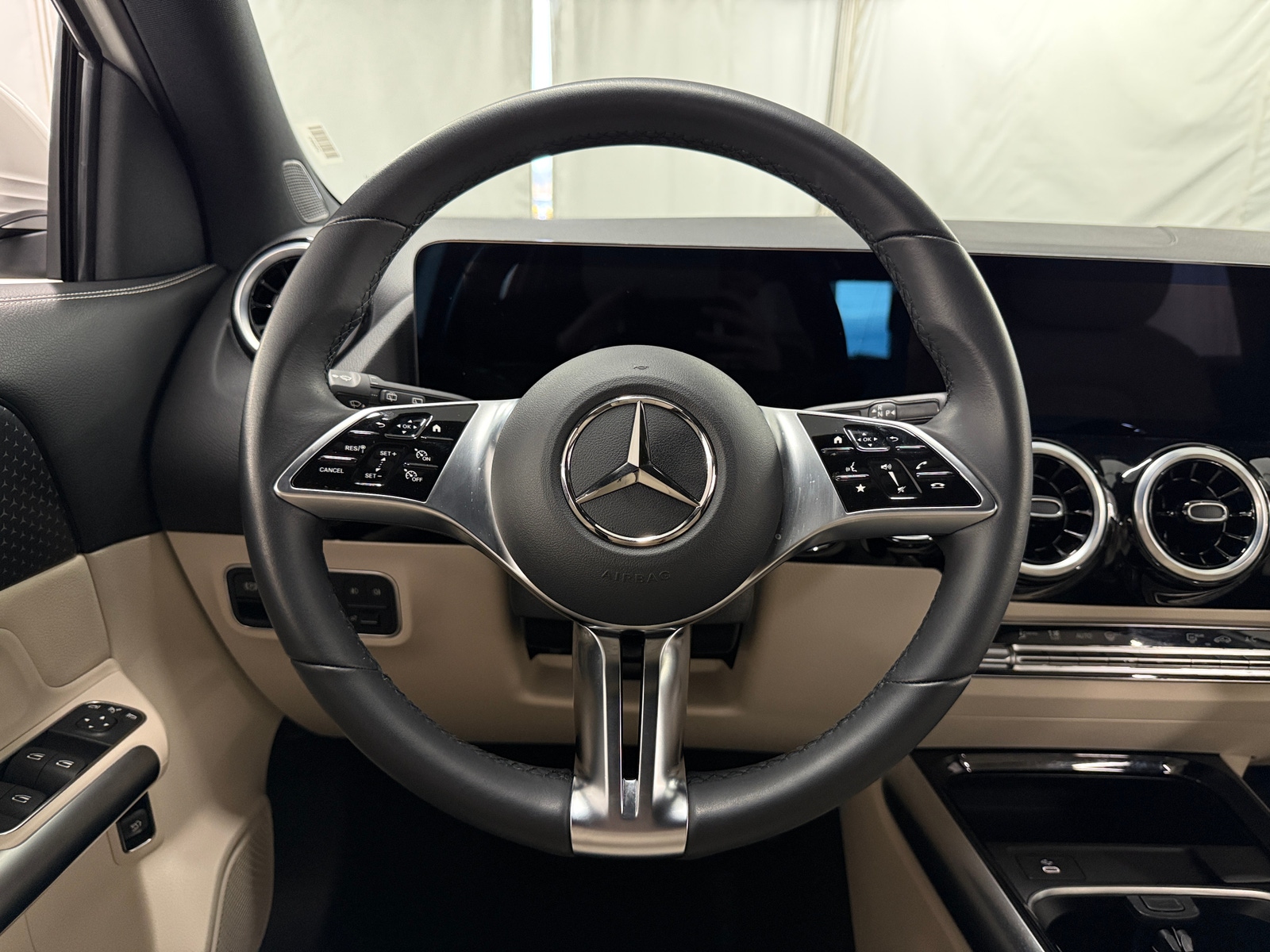 Thumbnail: 2025 Mercedes-Benz GLA - 4
