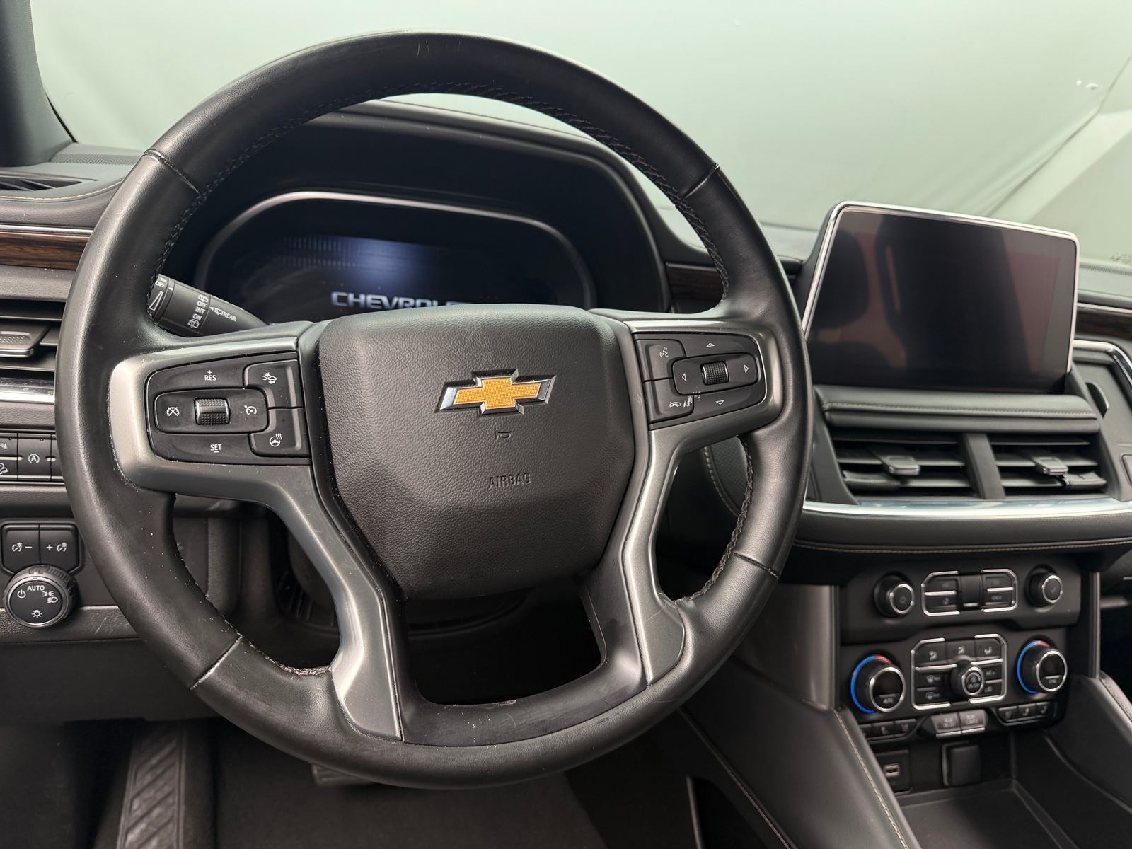 Thumbnail: 2023 Chevrolet Suburban - 4