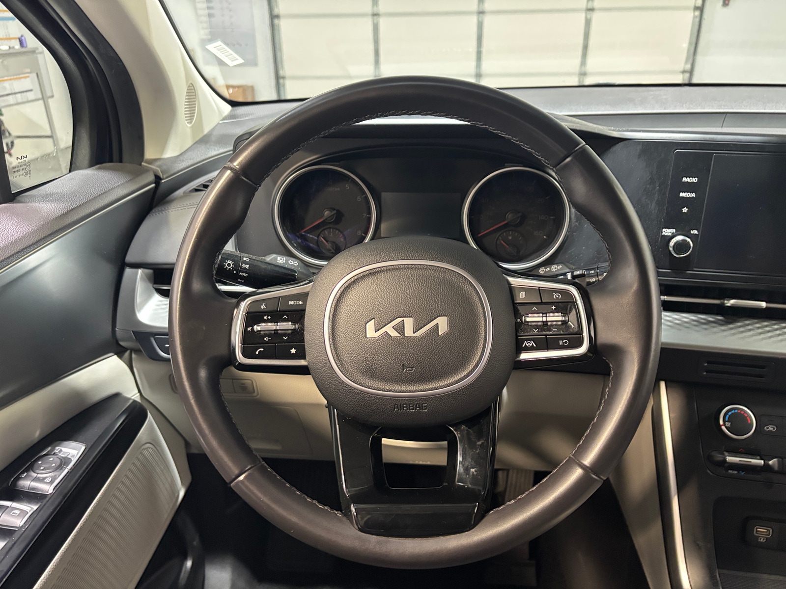 Thumbnail: 2024 Kia Carnival - 4