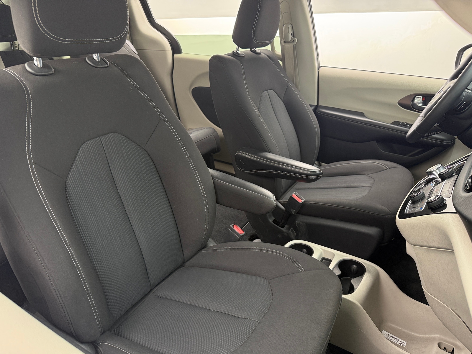 Thumbnail: 2023 Chrysler Voyager - 2