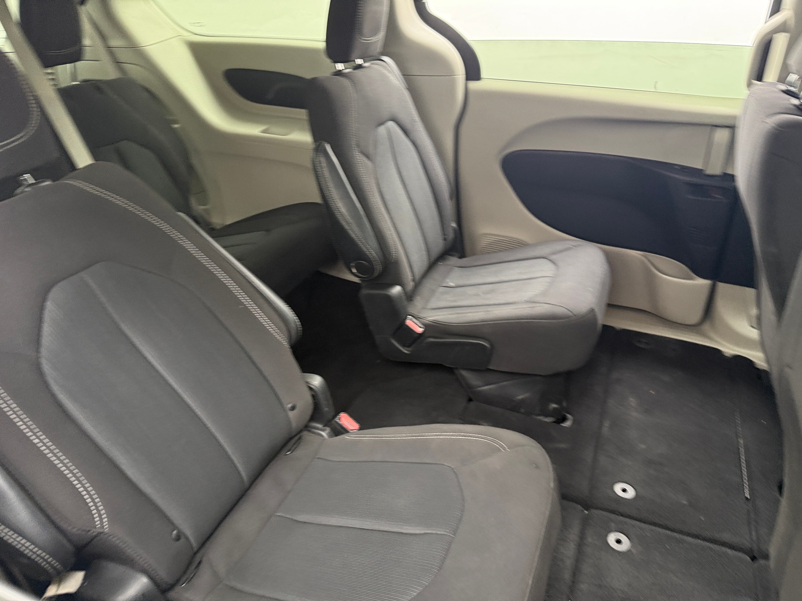 Thumbnail: 2023 Chrysler Voyager - 6