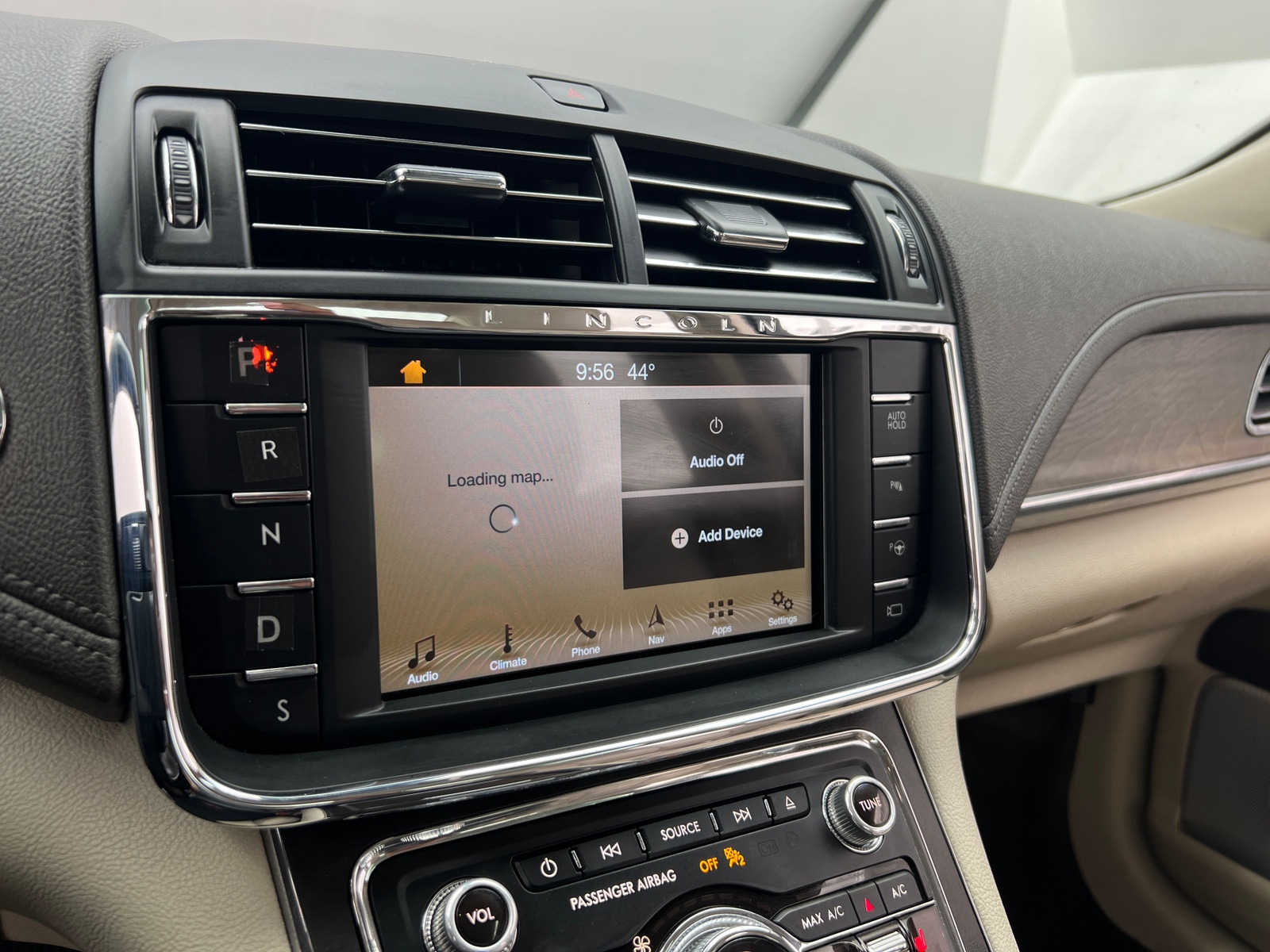 Thumbnail: 2017 Lincoln Continental - 3