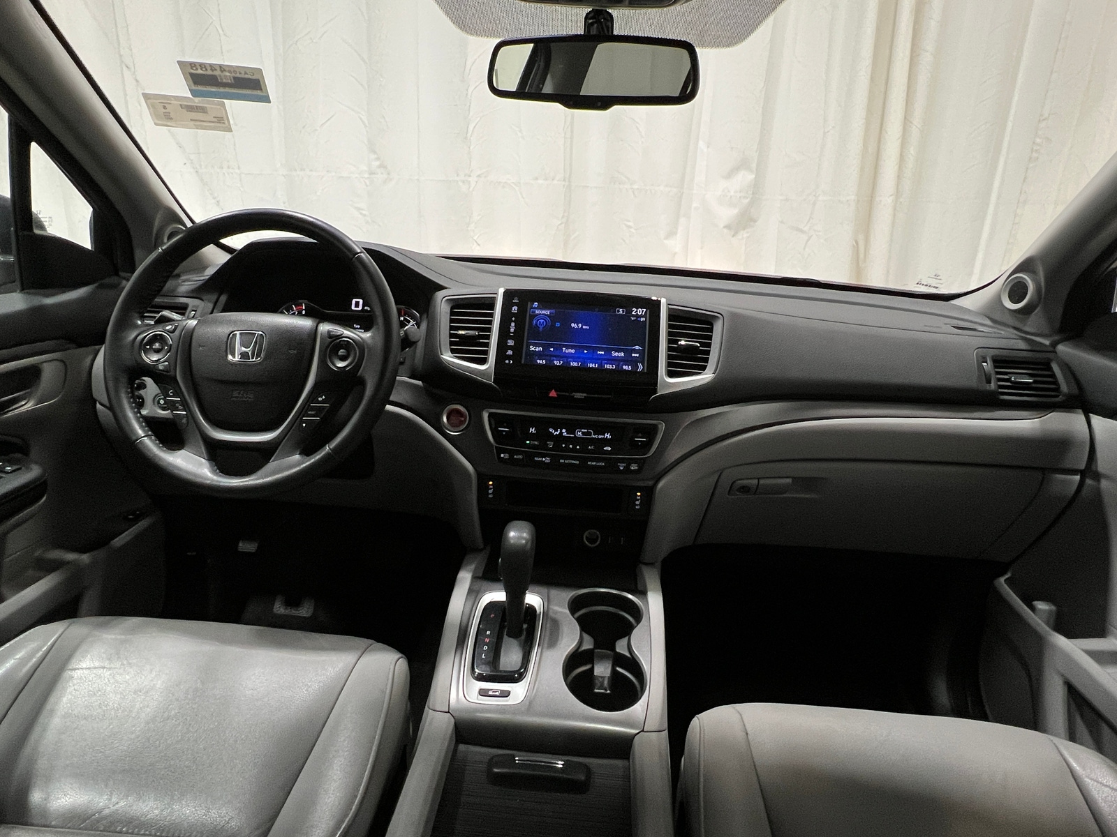 Thumbnail: 2017 Honda Pilot - 2