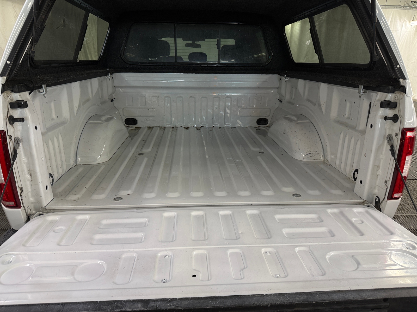 Thumbnail: 2019 Ford Econoline - 7