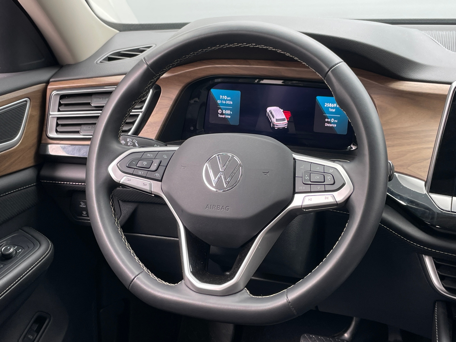 Thumbnail: 2025 Volkswagen Atlas - 4