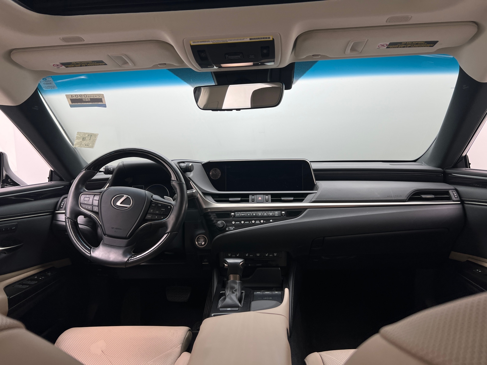 Thumbnail: 2019 Lexus ES - 3