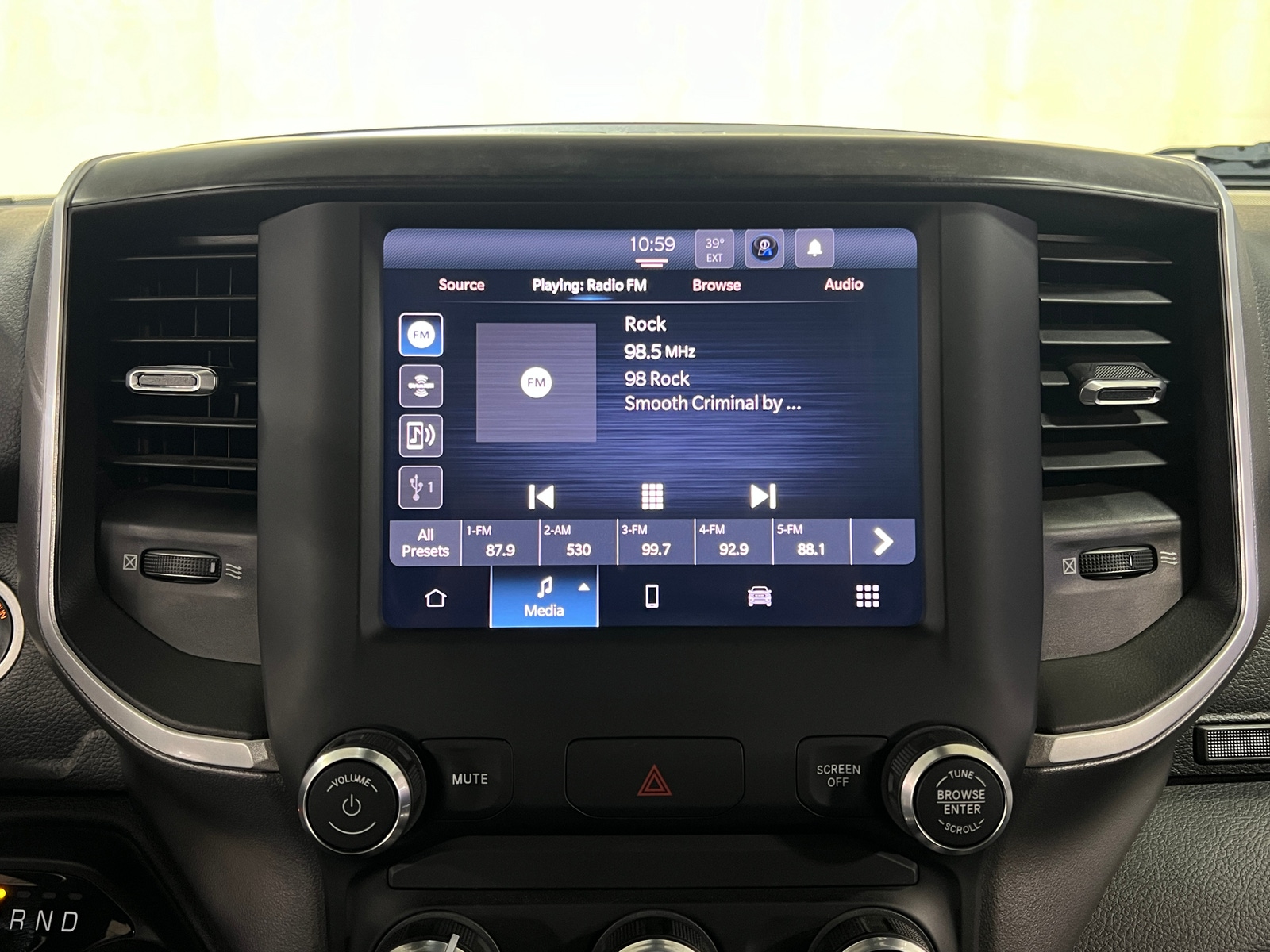 Thumbnail: 2022 RAM 1500 - 4